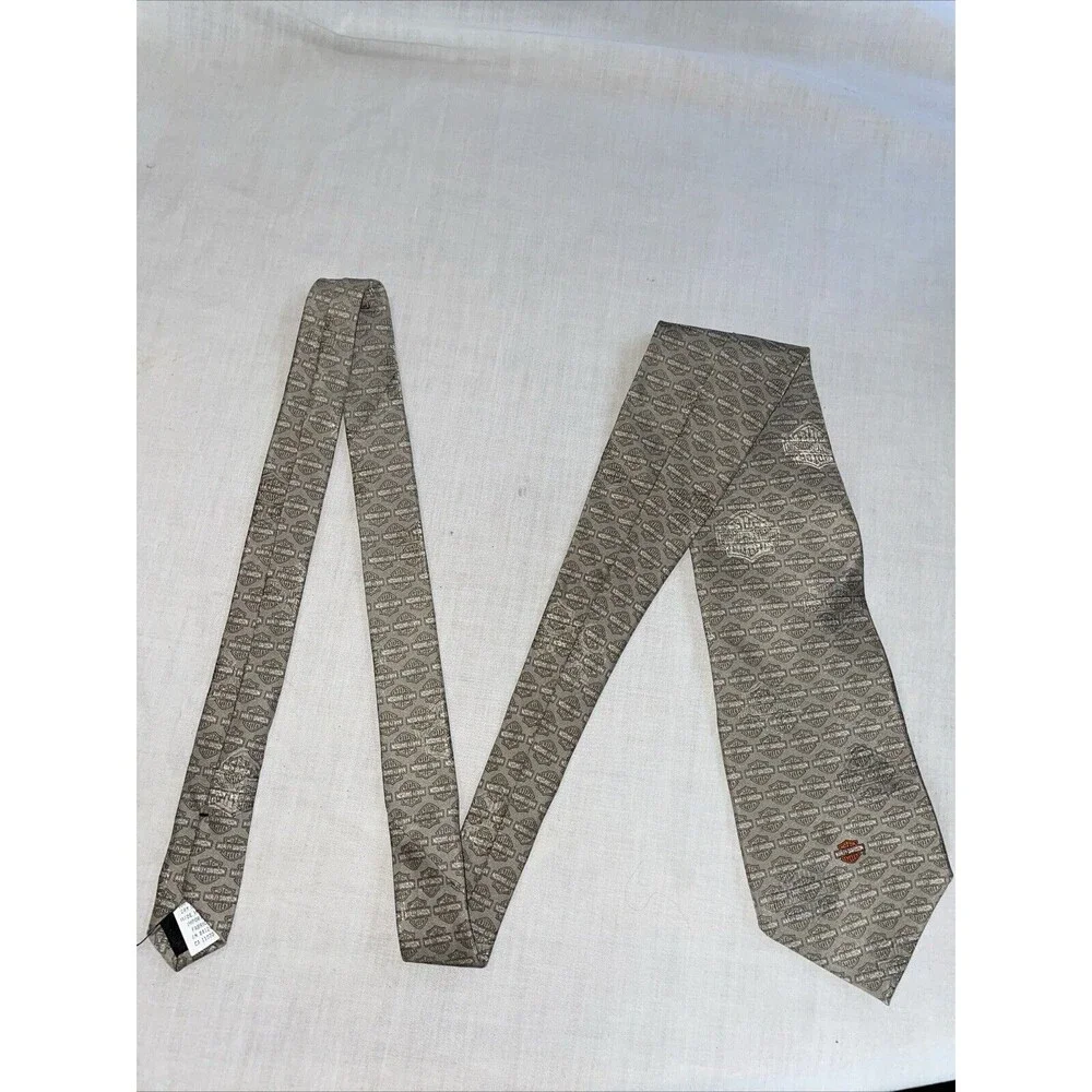 Ralph Marlin & Co. Men’s Dress Tie Size 55” Beige Silk Business Formal City